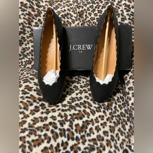 Leather scalloped flat